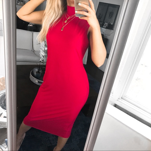 🆕 PLUS SIZE RED RIBBED HIGH NECK MIDI DRESS! - Picture 3 of 8
